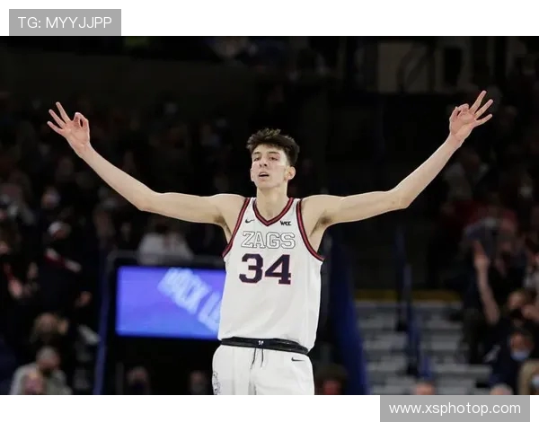 切特霍姆格伦的篮球之路：从新秀到未来巨星的成长历程